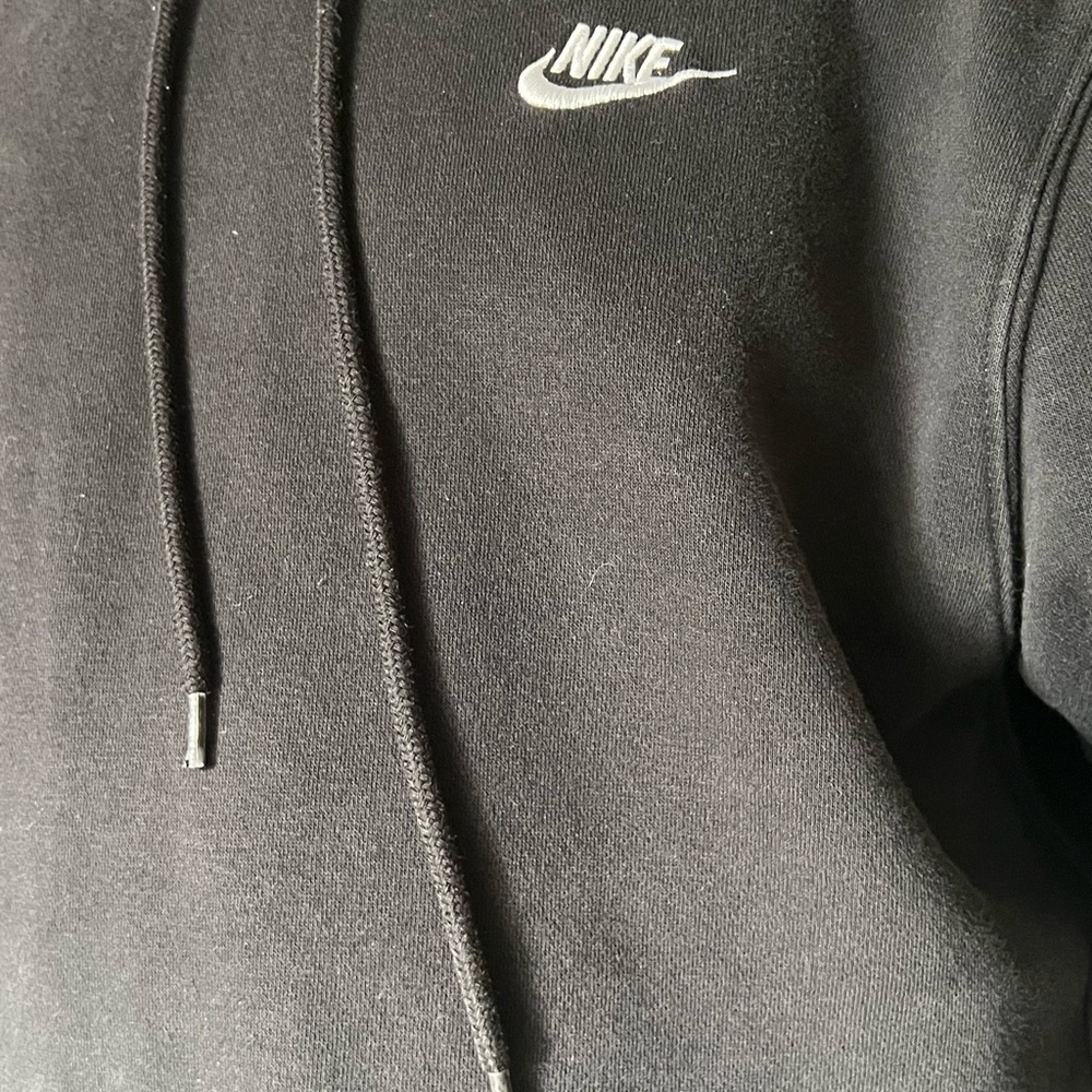 Nike Black Men’s Pullover Hoodie with White Swoosh - Picture 3 of 3